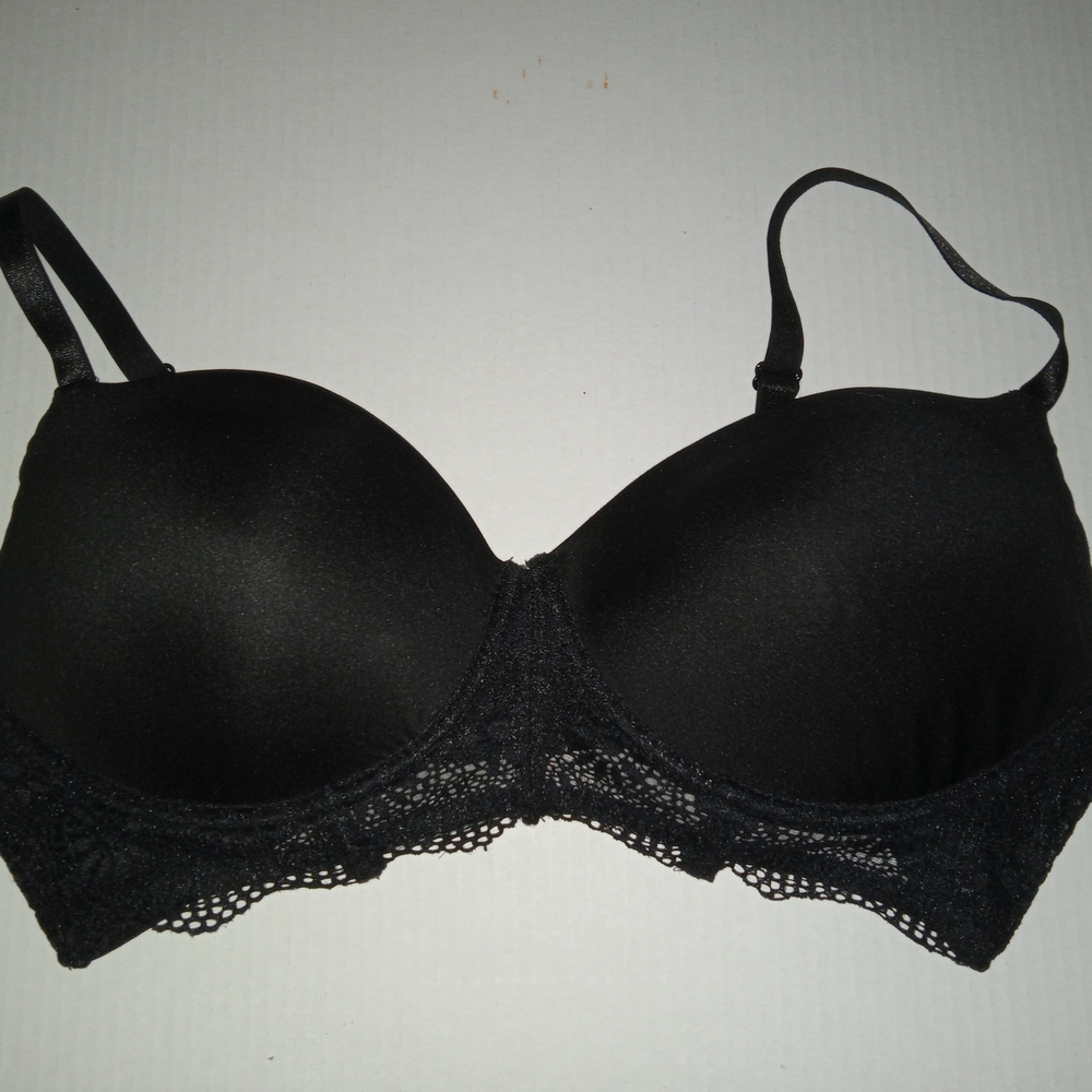 Adrienne Vittadini Women's Elegant Black Lace Trim Bra Sz 38C